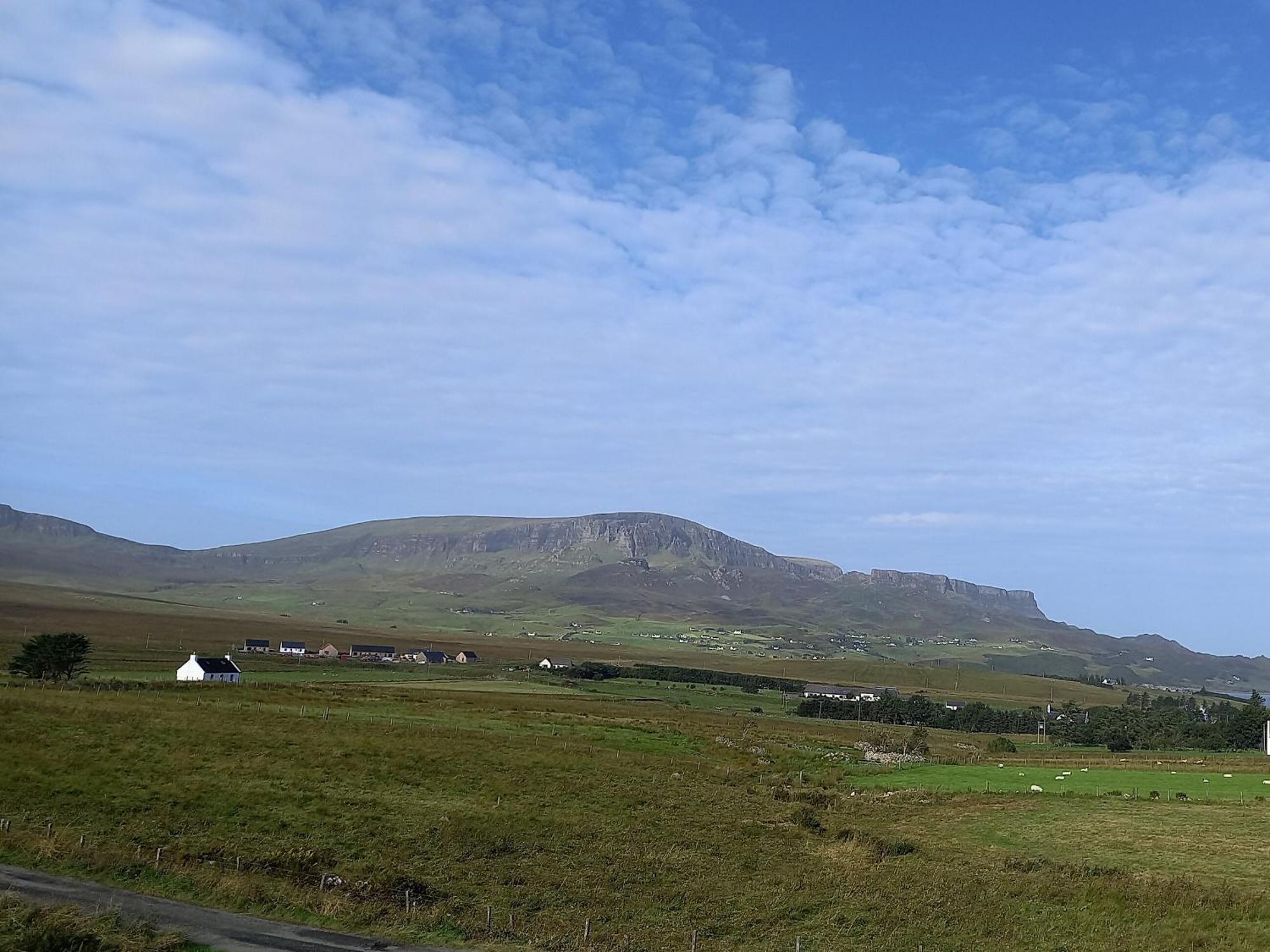 Hirta Cottage Staffin Exterior foto